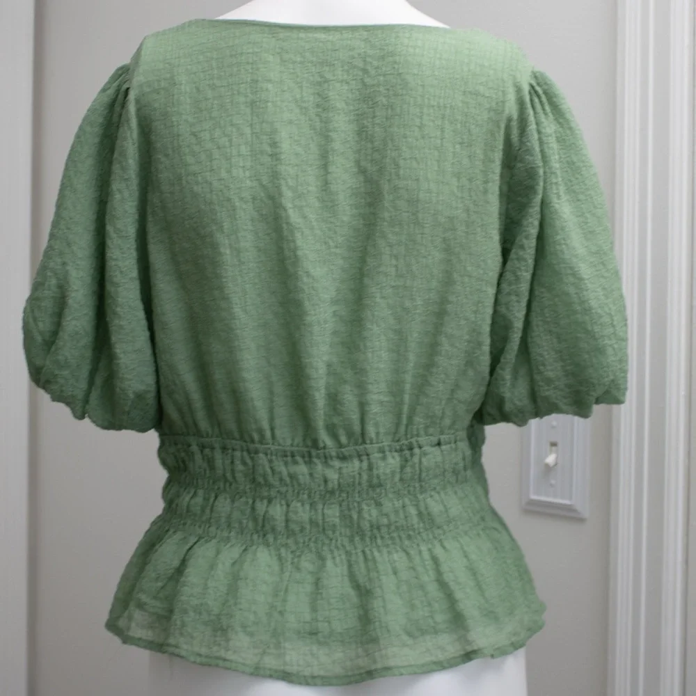 ASTR the Label Chiffon Smocked Blouse Sage Green Puff Sleeve Women’s Top Size M